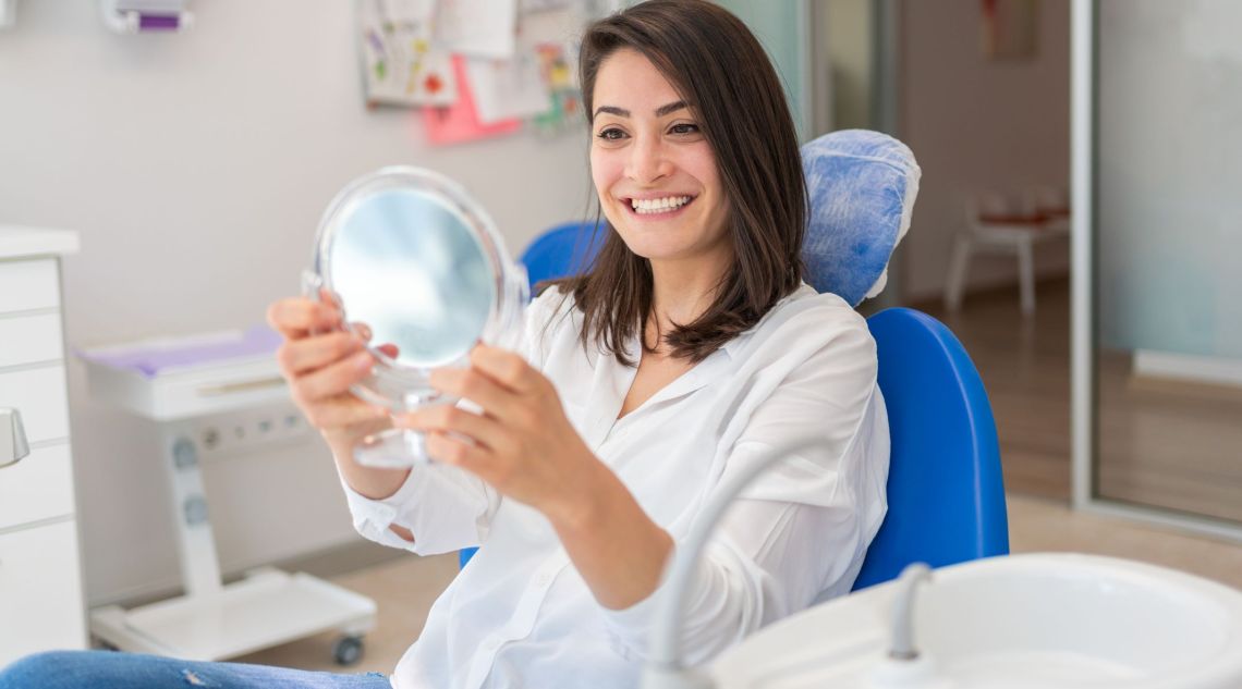 Professional Teeth Whitening vs. Beauty Salon Whitening