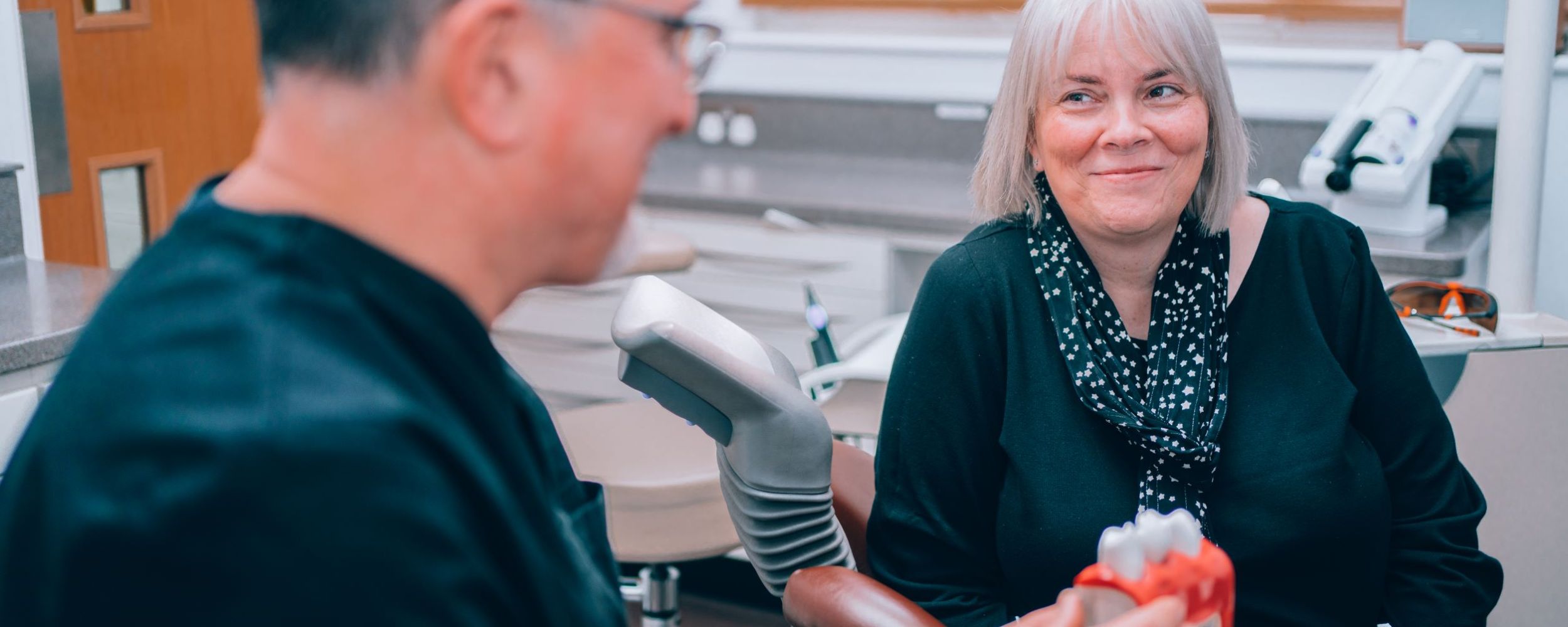 Implant secured dentures